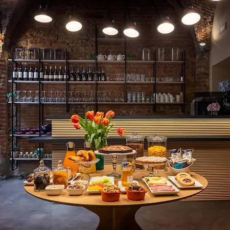 Globus Urban Szálloda 4*