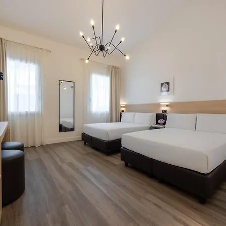 Globus Urban Hotel