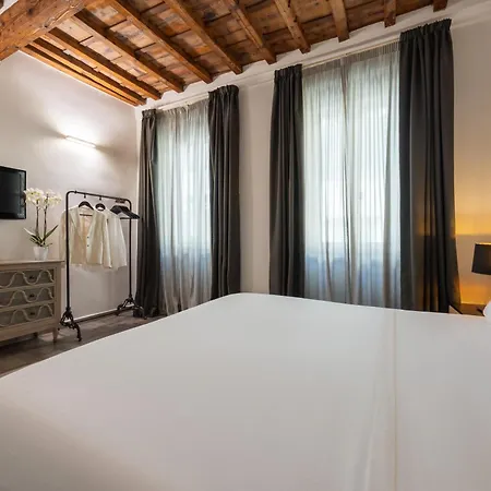 Hotel Globus Urban 4*