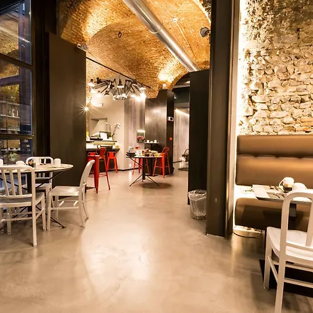 Globus Urban 4*