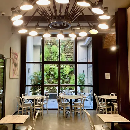 Hotel Globus Urban 4*